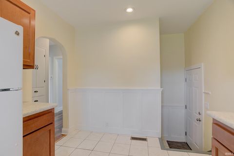 Tiny photo for 2037 E Virginia Street, Evansville, IN 47711 (MLS # 202614398)