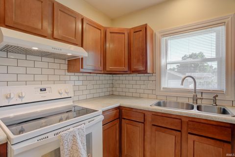 Tiny photo for 2037 E Virginia Street, Evansville, IN 47711 (MLS # 202614398)