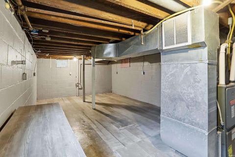 Tiny photo for 220 Hickory Street, Lafayette, IN 47905 (MLS # 202548750)