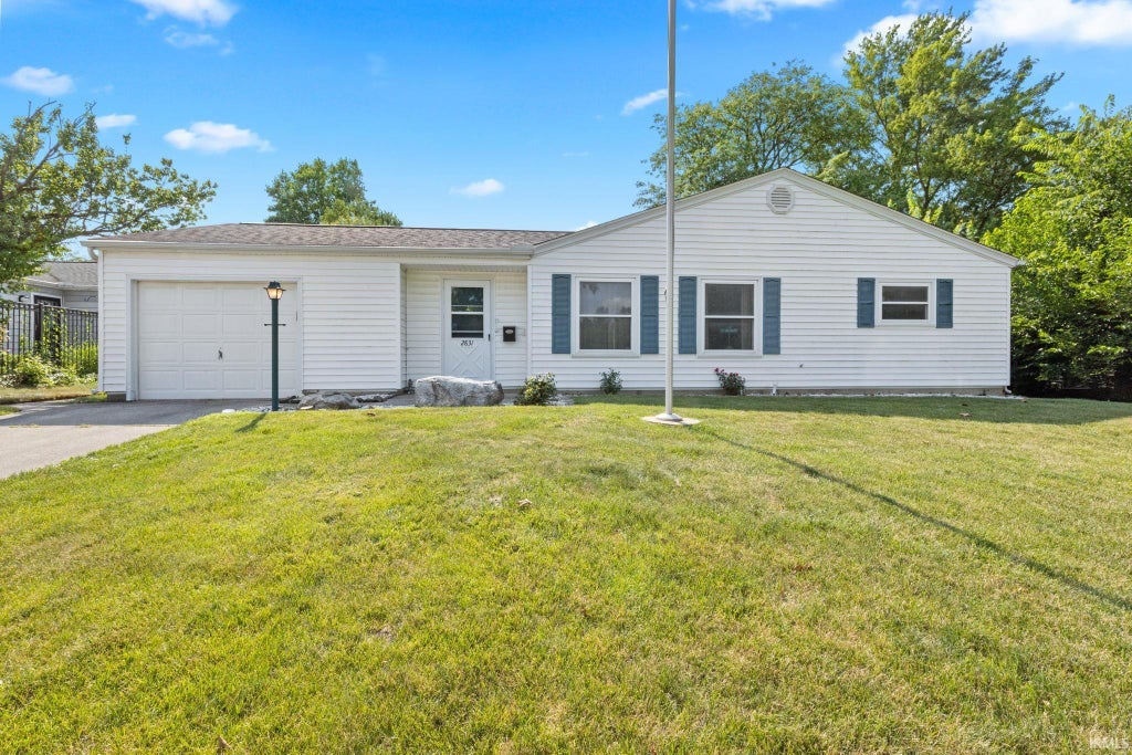 Photo of 2831 Woodmont Drive, South Bend, IN 46614 (MLS # 202629557)