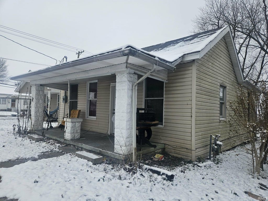 Photo of 103 NE 15th Street, Washington, IN 47501 (MLS # 202547885)