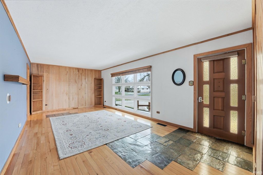 Photo of 2225 Dellwood Drive, Fort Wayne, IN 46803 (MLS # 202609114)