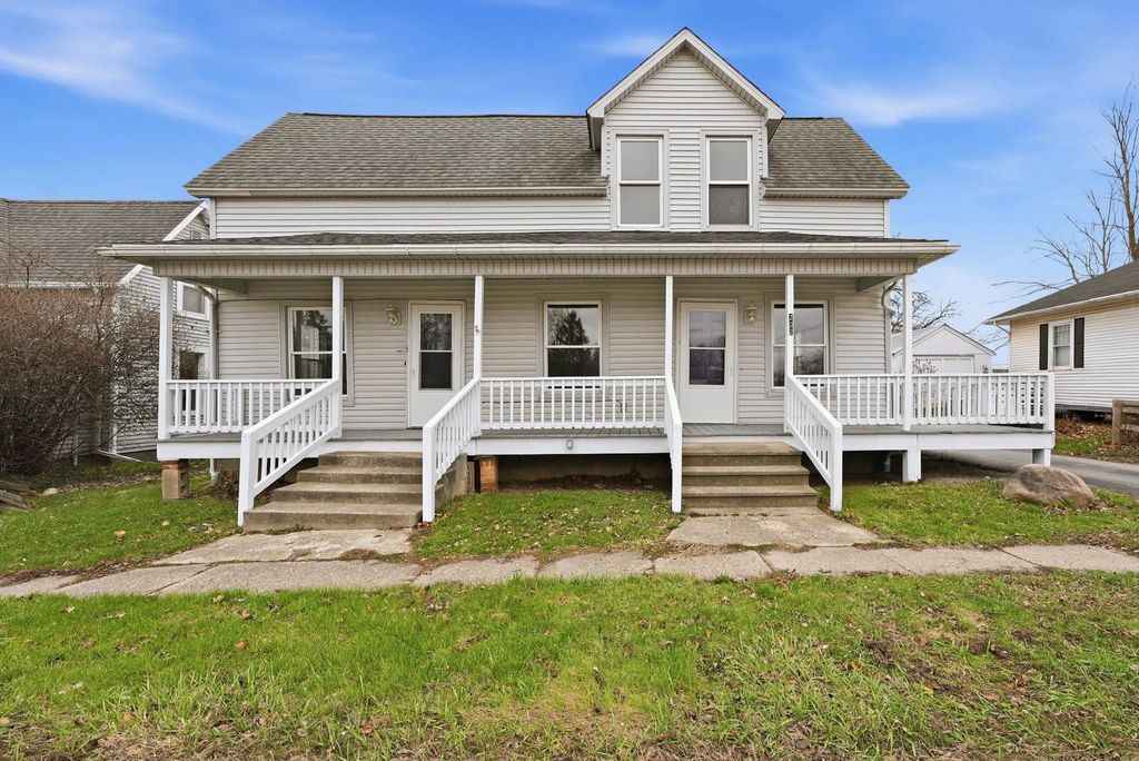 Photo of 202 E Whitley Street, Churubusco, IN 46723 (MLS # 202602821)