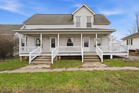 Photo of 202 E Whitley Street, Churubusco, IN 46723 (MLS # 202602821)