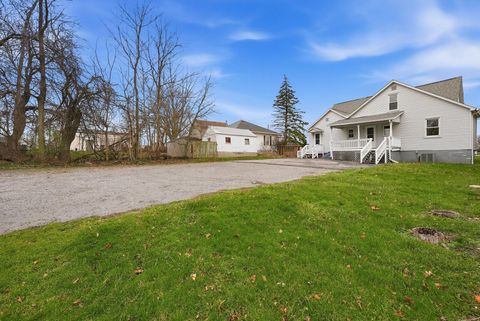 Tiny photo for 202 E Whitley Street, Churubusco, IN 46723 (MLS # 202602821)