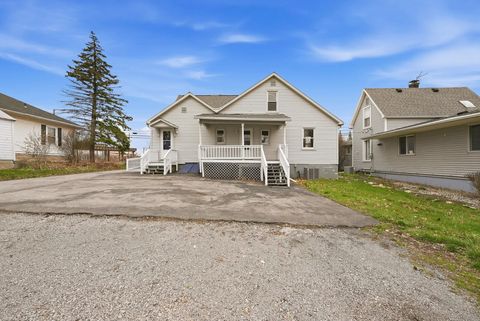 Tiny photo for 202 E Whitley Street, Churubusco, IN 46723 (MLS # 202602821)