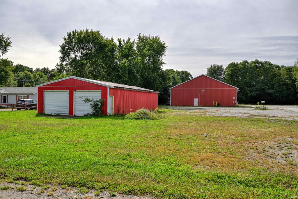 Photo of 217 Parkview Ave East Avenue, Elkhart, IN 46514 (MLS # 202642513)