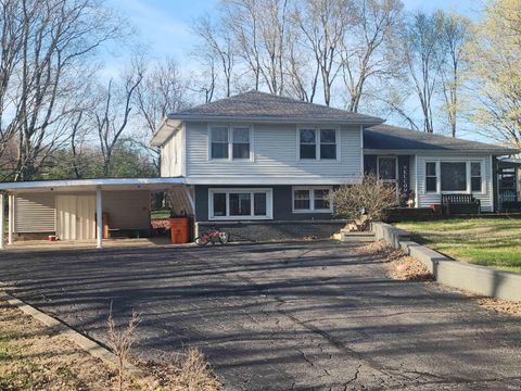 Photo of 1900 Westgate Drive, Logansport, IN 46947 (MLS # 202611829)