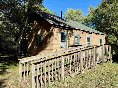 Tiny photo for 310 N Eighth Street, Pierceton, IN 46562 (MLS # 202540776)