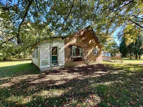 Tiny photo for 310 N Eighth Street, Pierceton, IN 46562 (MLS # 202540776)