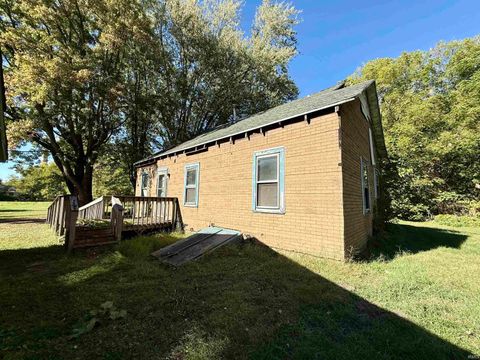 Photo of 310 N Eighth Street, Pierceton, IN 46562 (MLS # 202540776)