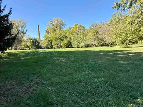 Tiny photo for 310 N Eighth Street, Pierceton, IN 46562 (MLS # 202540776)