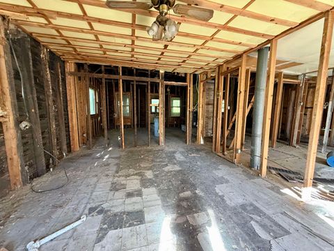 Tiny photo for 310 N Eighth Street, Pierceton, IN 46562 (MLS # 202540776)