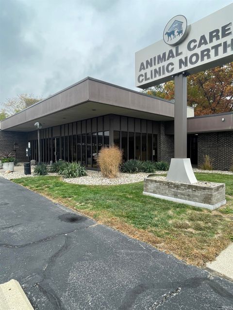 516 E County Road St, Elkhart, IN 46514 MLS 202441667