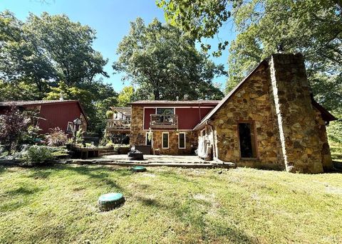 Photo of 918 N Harv Wright Road, Bloomfield, IN 47424 (MLS # 202536119)