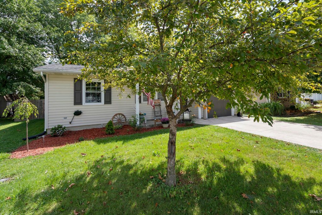 Photo of 815 Everhart Drive, Decatur, IN 46733 (MLS # 202611646)