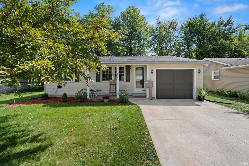Photo of 815 Everhart Drive, Decatur, IN 46733 (MLS # 202611646)