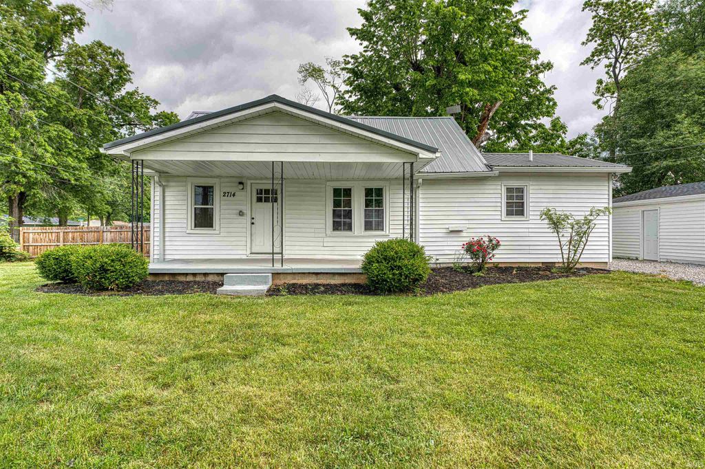 Photo of 2714 Vann Avenue, Evansville, IN 47714 (MLS # 202615675)