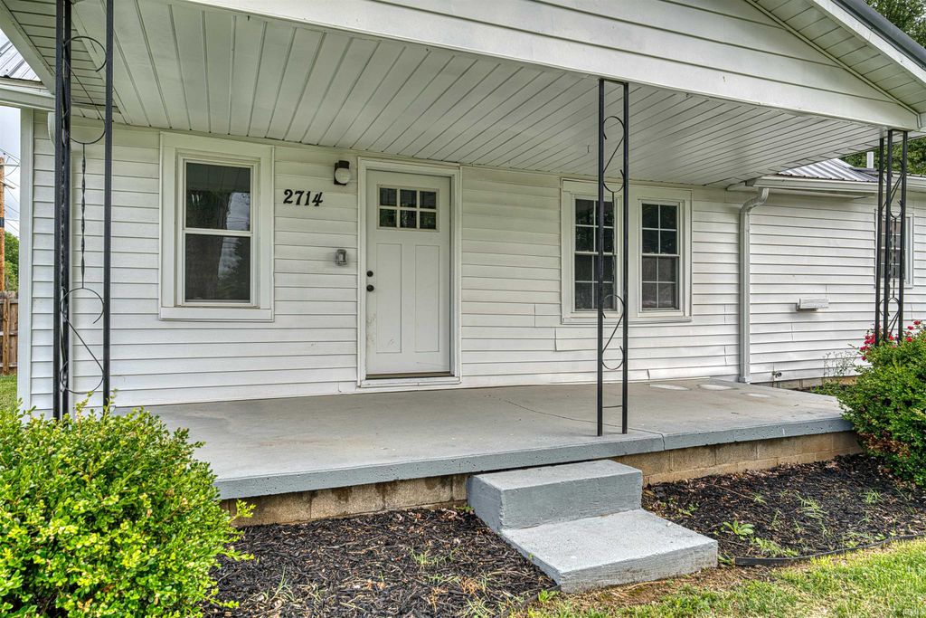 Photo of 2714 Vann Avenue, Evansville, IN 47714 (MLS # 202615675)