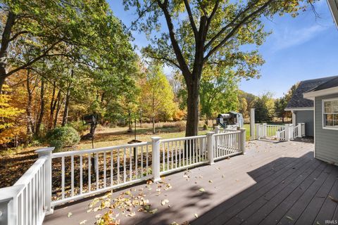 Tiny photo for 8121 N County Rd 850 W, Rossville, IN 46065 (MLS # 202544250)