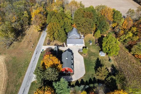 Tiny photo for 8121 N County Rd 850 W, Rossville, IN 46065 (MLS # 202544250)