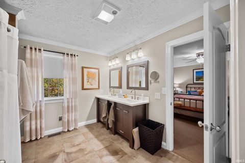 Tiny photo for 8121 N County Rd 850 W, Rossville, IN 46065 (MLS # 202544250)