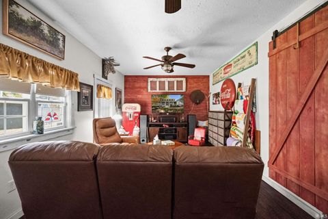 Tiny photo for 8121 N County Rd 850 W, Rossville, IN 46065 (MLS # 202544250)