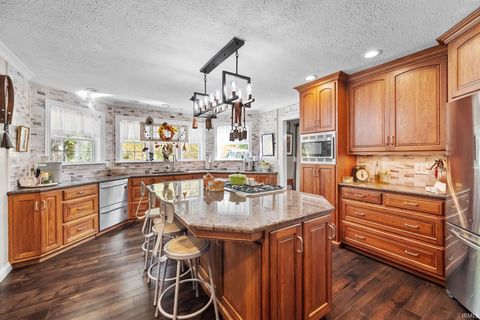 Tiny photo for 8121 N County Rd 850 W, Rossville, IN 46065 (MLS # 202544250)