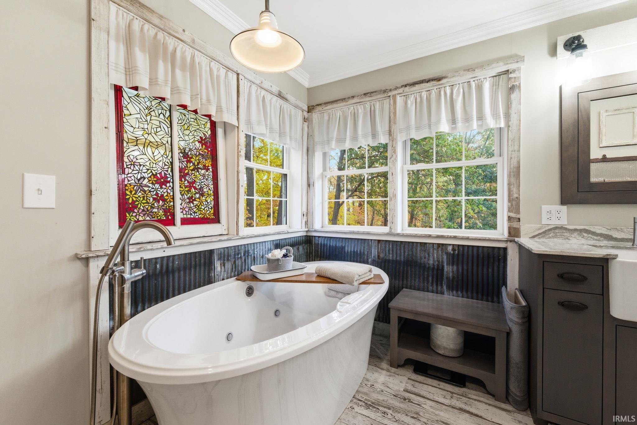 Rossville, Indiana 46065, United States, 3 Bedrooms Bedrooms, ,3 BathroomsBathrooms,Residential,Pending,236662