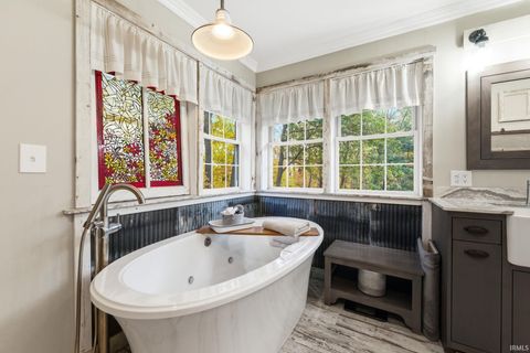 Tiny photo for 8121 N County Rd 850 W, Rossville, IN 46065 (MLS # 202544250)