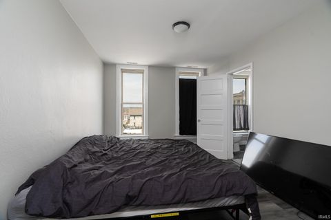 Tiny photo for 208 S Market Street, Delphi, IN 46923 (MLS # 202514317)