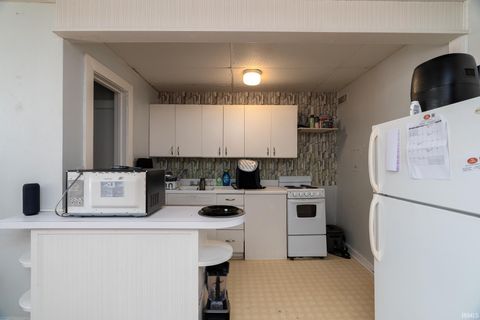 Tiny photo for 208 S Market Street, Delphi, IN 46923 (MLS # 202514317)