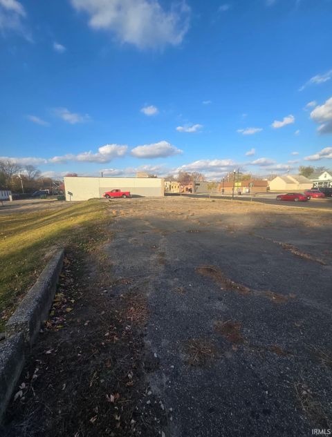 Photo of 2924 S Calhoun Street #Lot 2,3,4,5,and 6, Fort Wayne, IN 46807 (MLS # 202545511)