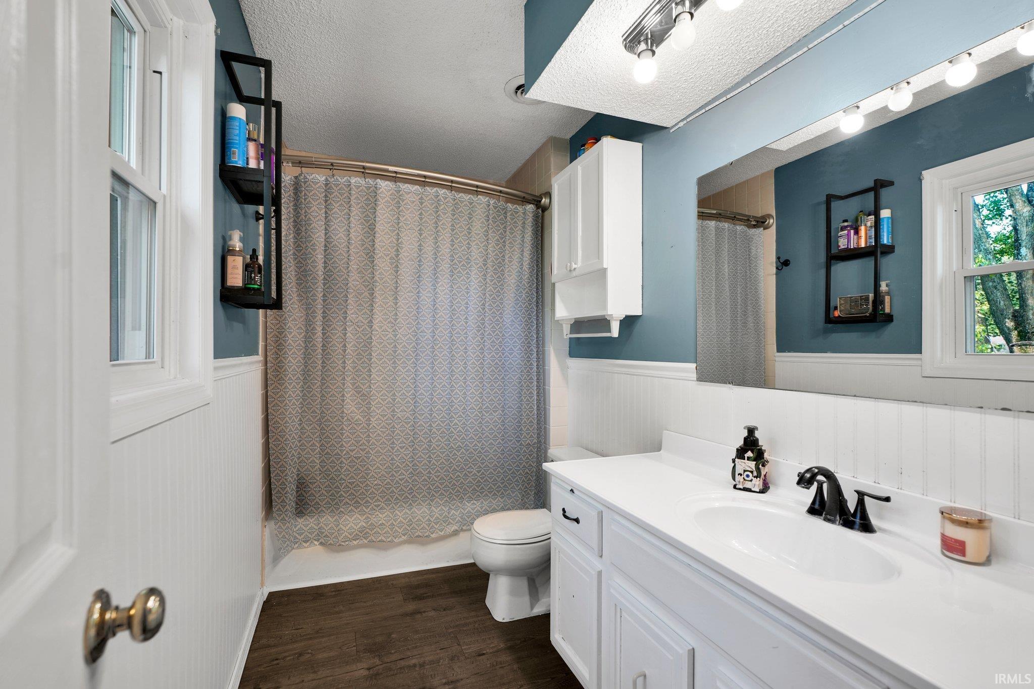 Newburgh, Indiana 47630, United States, 4 Bedrooms Bedrooms, ,3 BathroomsBathrooms,Residential,Active,123214