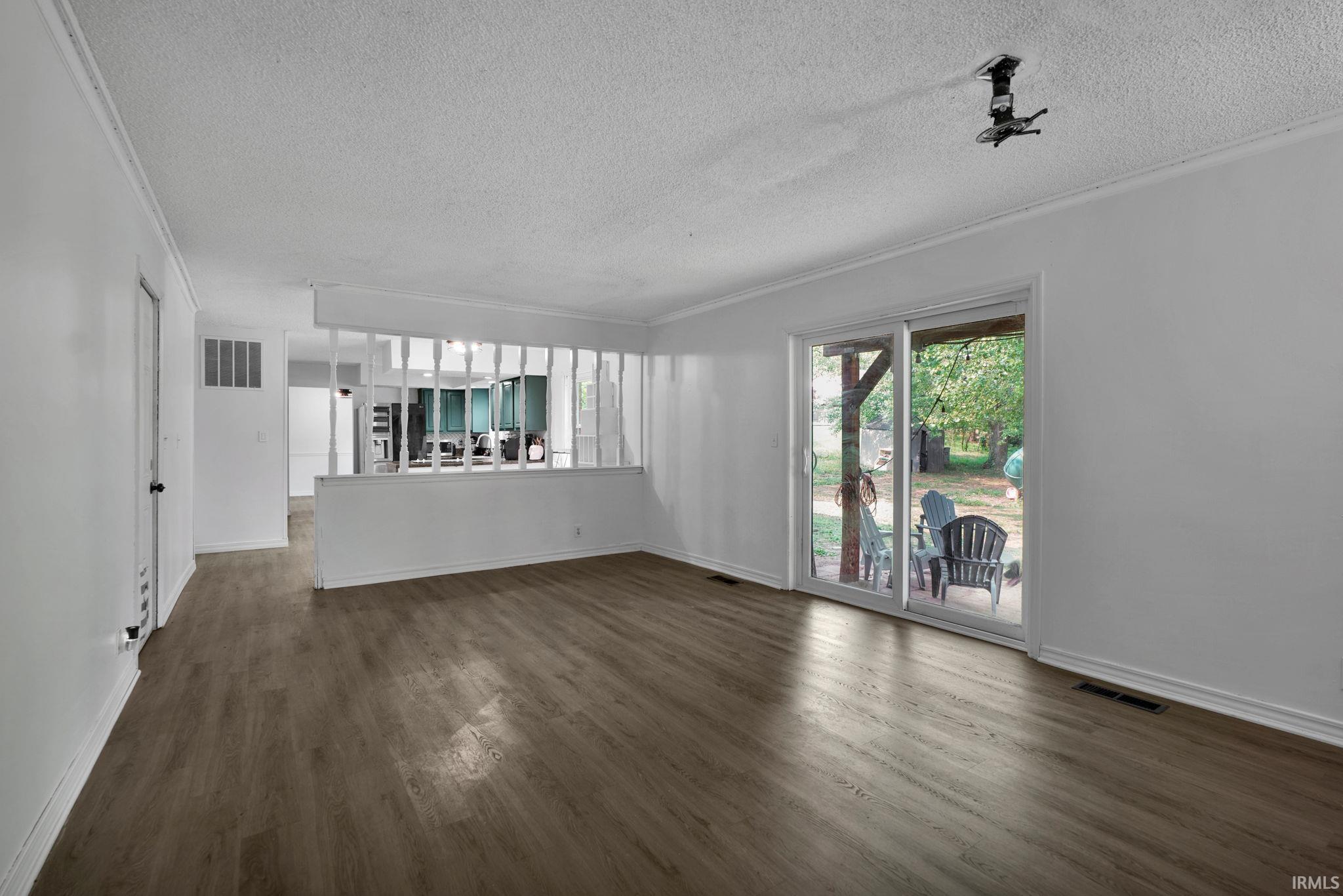 Newburgh, Indiana 47630, United States, 4 Bedrooms Bedrooms, ,3 BathroomsBathrooms,Residential,Active,123214