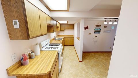Tiny photo for 3964 N Lake Rd 24 E Road, Monticello, IN 47960 (MLS # 202439683)