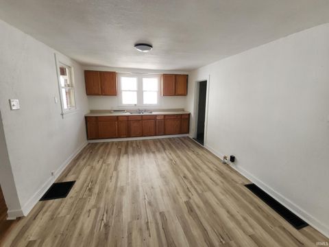 Tiny photo for 125 W Ottawa Street, Logansport, IN 46947 (MLS # 202604572)