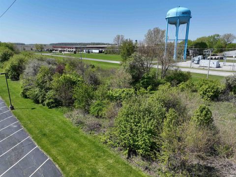 Tiny photo for Gordon Road, Monticello, IN 47960 (MLS # 202248603)