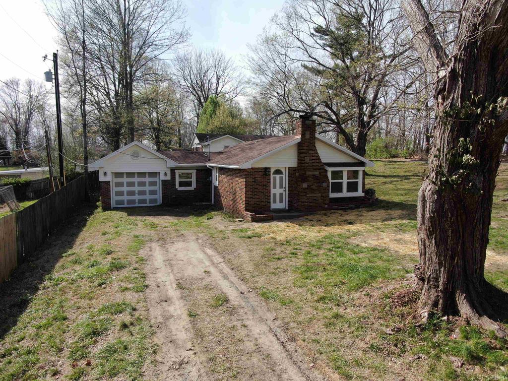 Photo of 611 Jobes Lane, Evansville, IN 47712 (MLS # 202609781)