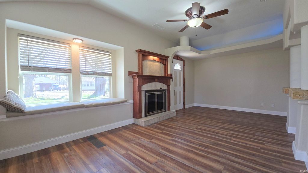 Photo of 611 Jobes Lane, Evansville, IN 47712 (MLS # 202609781)