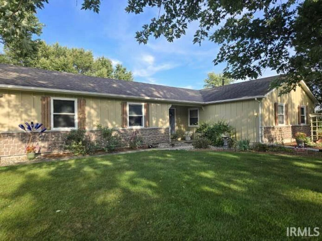 Photo of 201 Crescent Avenue, Kendallville, IN 46755 (MLS # 202601535)