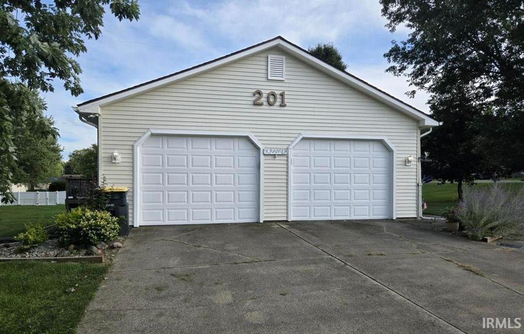 Photo of 201 Crescent Avenue, Kendallville, IN 46755 (MLS # 202601535)