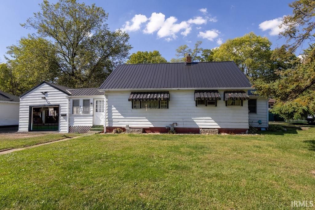 Photo of 711 N 14Th Street, New Castle, IN 47362 (MLS # 202540678)