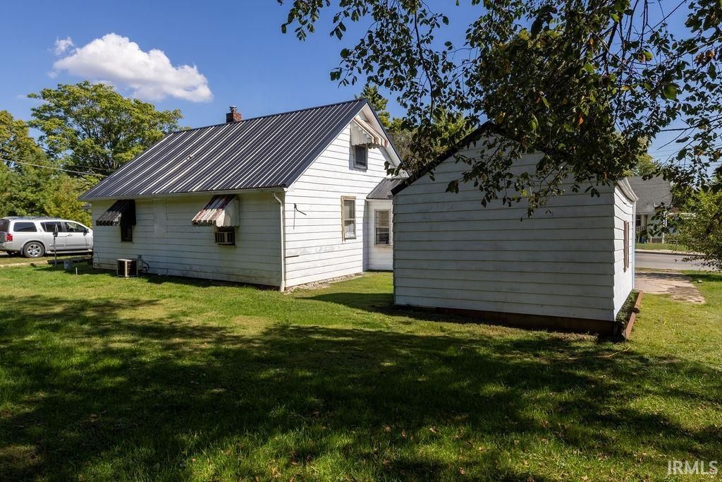 Photo of 711 N 14Th Street, New Castle, IN 47362 (MLS # 202540678)