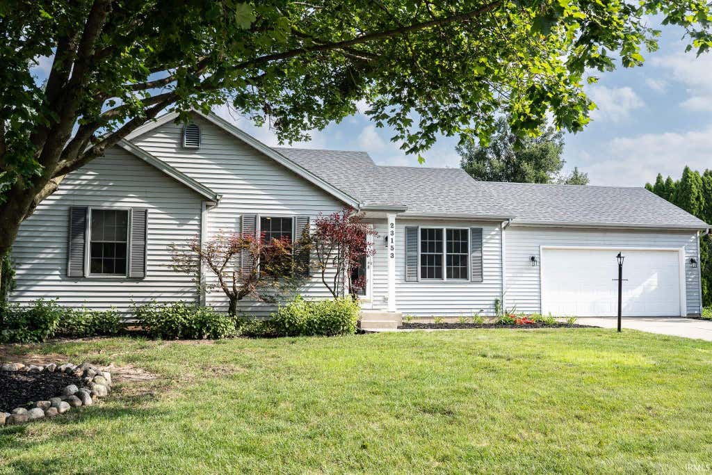 Photo of 23153 Arbor Pointe Drive, South Bend, IN 46628 (MLS # 202631927)