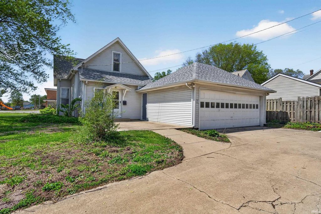 Photo of 108 N Cicott Street, Logansport, IN 46947 (MLS # 202614250)