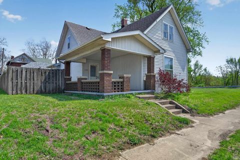 Photo of 108 N Cicott Street, Logansport, IN 46947 (MLS # 202614250)