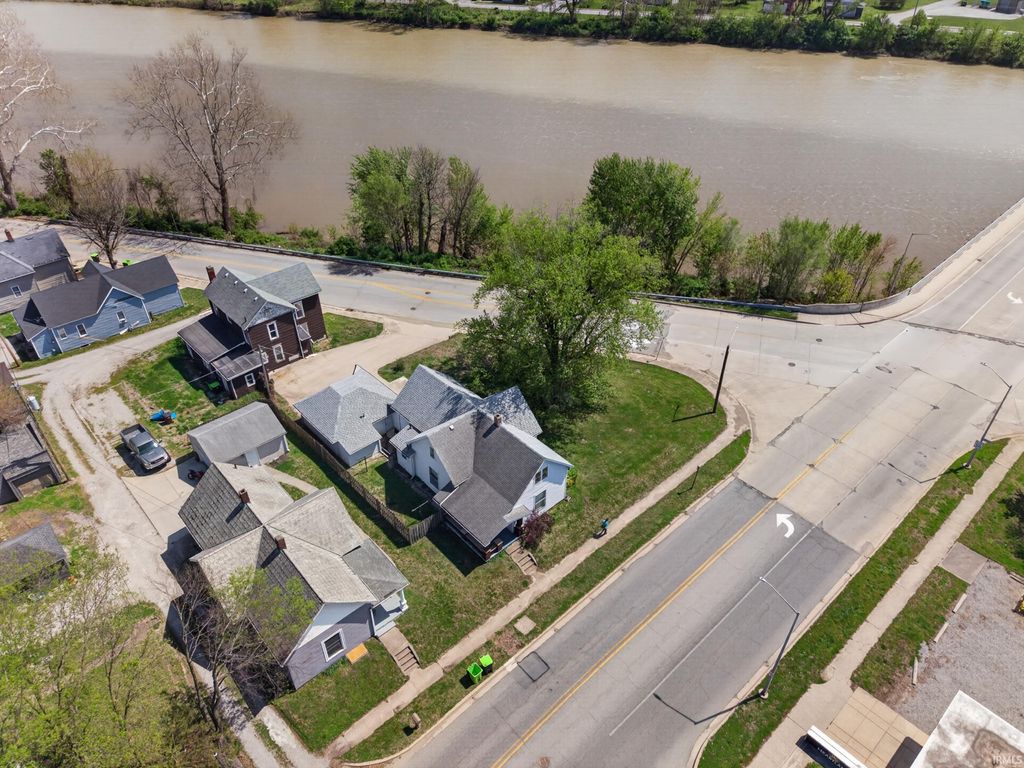 Photo of 108 N Cicott Street, Logansport, IN 46947 (MLS # 202614250)