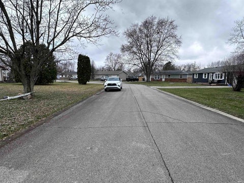 Tiny photo for 469 Indiana Avenue, Parker City, IN 47368 (MLS # 202643844)