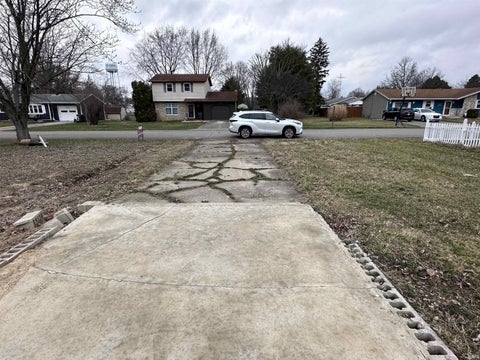 Tiny photo for 469 Indiana Avenue, Parker City, IN 47368 (MLS # 202643844)